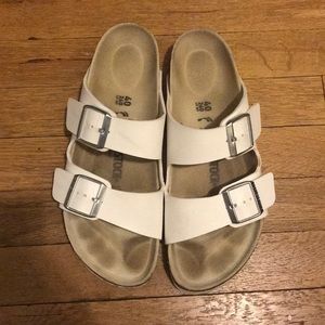 White Arizona Birkenstock’s, gently worn